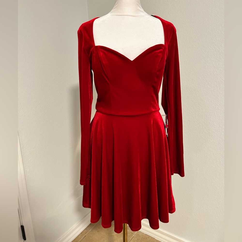 Long Sleeve Sweetheart Neck Velvet Fit-And-Flare Dress